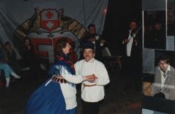 Czesław i Janina Chmiel z Keplą Dudków, Scena Korzenie w klubie Remont, Warszawa 1995. Foto archiwum In Crudo.