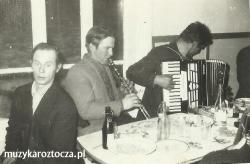 Jan Odrzywolski (bęben), Aleksander Smerdel (klarnet) Józef Czerw (akordeon) Arch Józef Czerw<br />

